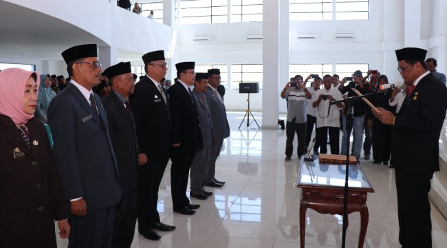 Bupati Barru Rotasi 7 Pejabat Eselon II, Ini Alasannya