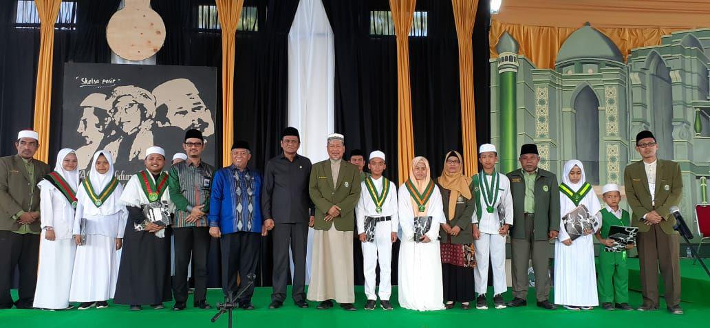 Hadiri Wisuda Santri Ke 77 DDI Mangkoso, Bupati Barru : Terus Cetak Generasi Qur’ani