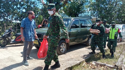 Lagi, Dandim 1405 Mlts Sisir Rumah Warga Salurkan Bantuan, Ini Lokasinya