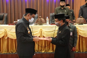 DPRD Barru Sahkan Pertanggungjawaban APBD 2019 Jadi Perda