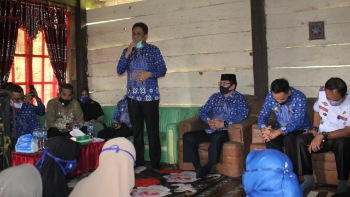 Hadiri Syukuran Panen di Pelosok Terjauh, Bupati Barru Tetap Perhatian Soal Kesehatan Warganya
