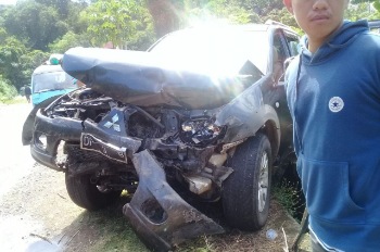 Mobil Dinas Ketua DPRD Barru Ringsek dan Pick Up Kijang Terbakar Usai Tabrakan