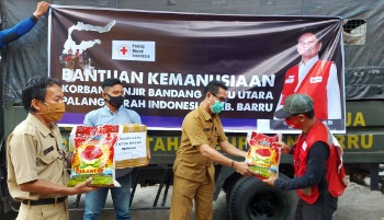 Maski Fokus Tangani Covid-19, Dinkes Barru juga Peduli Sesama di Masamba
