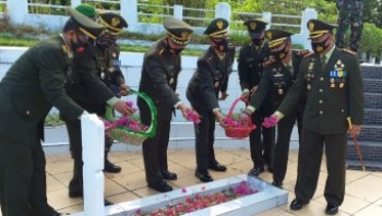 HUT TNI ke-75, Kodim 1405/Mlts Gelar Upacara Ziarah Nasional