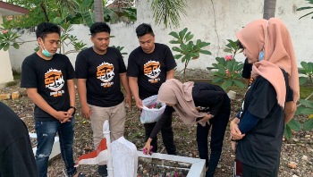Peringati Sumpah Pemuda, Sobat Millenial SS-AK Ziarah ke TMP