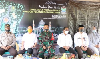 Moment Bahagia Diusia 52, Sekda Barru Bangun Pesantren Nurul Ilmi di Bukit Bahagia