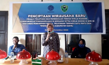 Anggota DPR RI Hasnah Syam Boyong 11 Program Kemenaker ke Barru