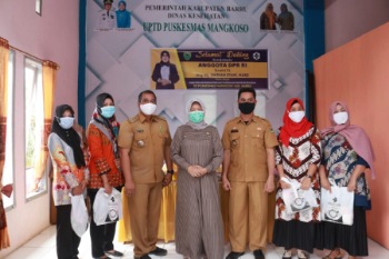 Lagi, Hj.Hasnah Syam Bantu Makanan Tambahan untuk Kader Posyandu, Kali Ini Sasar Mangkoso