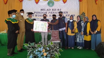 Puncak Milad DDI Mangkoso,Yayasan SBA Donasi 50 Kursi Jenis Futura