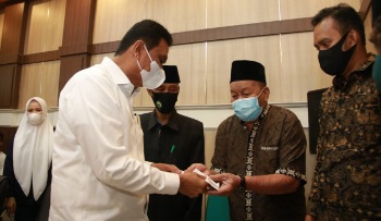 54 Warga Terdampak Bencana di Barru Dapat Bantuan dari Bupati