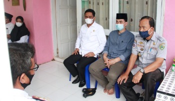 Ibunda Kadis Kominsta Barru Berpulang, Bupati dan Rombongan Melayat ke Rumah Duka di Makassar
