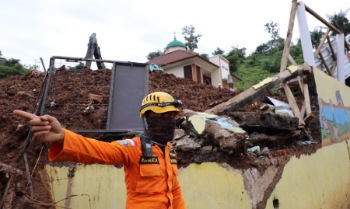 28 Orang Meninggal dalam Insiden Longsor di Sumedang, 12 Masih Hilang
