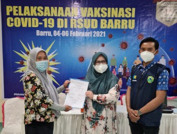 Kolaborasi Dinas Kesehatan dan RSUD Barru Proses Vaksin Berjalan Aman dan Lancar