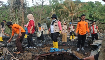 Team Pramuka Peduli Turun Tangan Bantu Korban Kebakaran Kessie dan Burancie