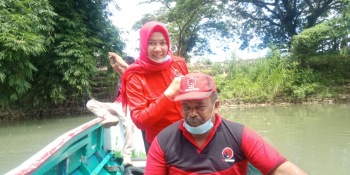 HUT PDIP Ke 48 DPC PDIP Barru Bersih -Bersih Sungai Jampue dan Sumpang Binangae