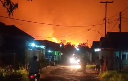 Kebakaran Kilang Minyak Indramayu, 912 Jiwa Diungsikan Ke Tiga Titik