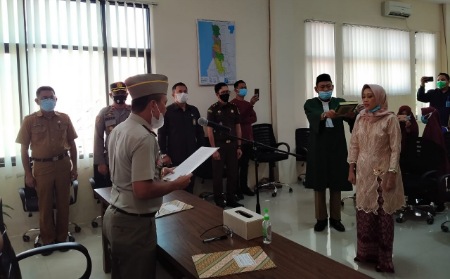 Kakan Pertanahan Barru Lantik Satriani Sebagai PPAT