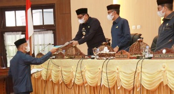 DPRD Barru Setujui 3 Ranperda Jadi Perda