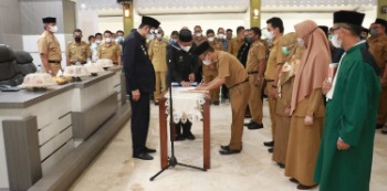 Bupati Barru Lantik dan Sumpah Ratusan Pejabat Hasil Penyetaraan