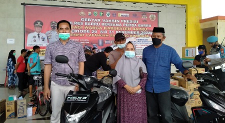 Warga Sumpang Binangae Boyong Hadiah Utama Gebyar Vaksinasi Presisi Polres Barru