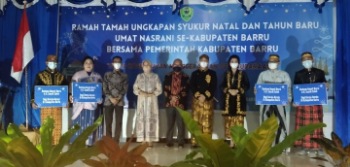Bersama Kapolres Barru, Ketua PKK Hadiri Ramah Tamah Natal Umat Kristiani