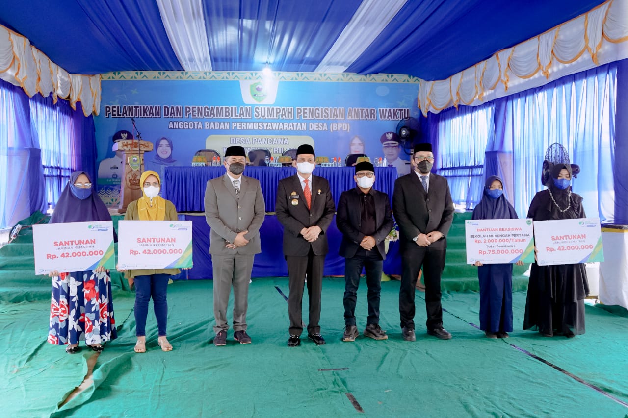 BPJS Serahkan Santunan Pada Anggota BPD Desa Pancana Dan RT di Desa Corwali dan Desa Batupute Yang Meninggal