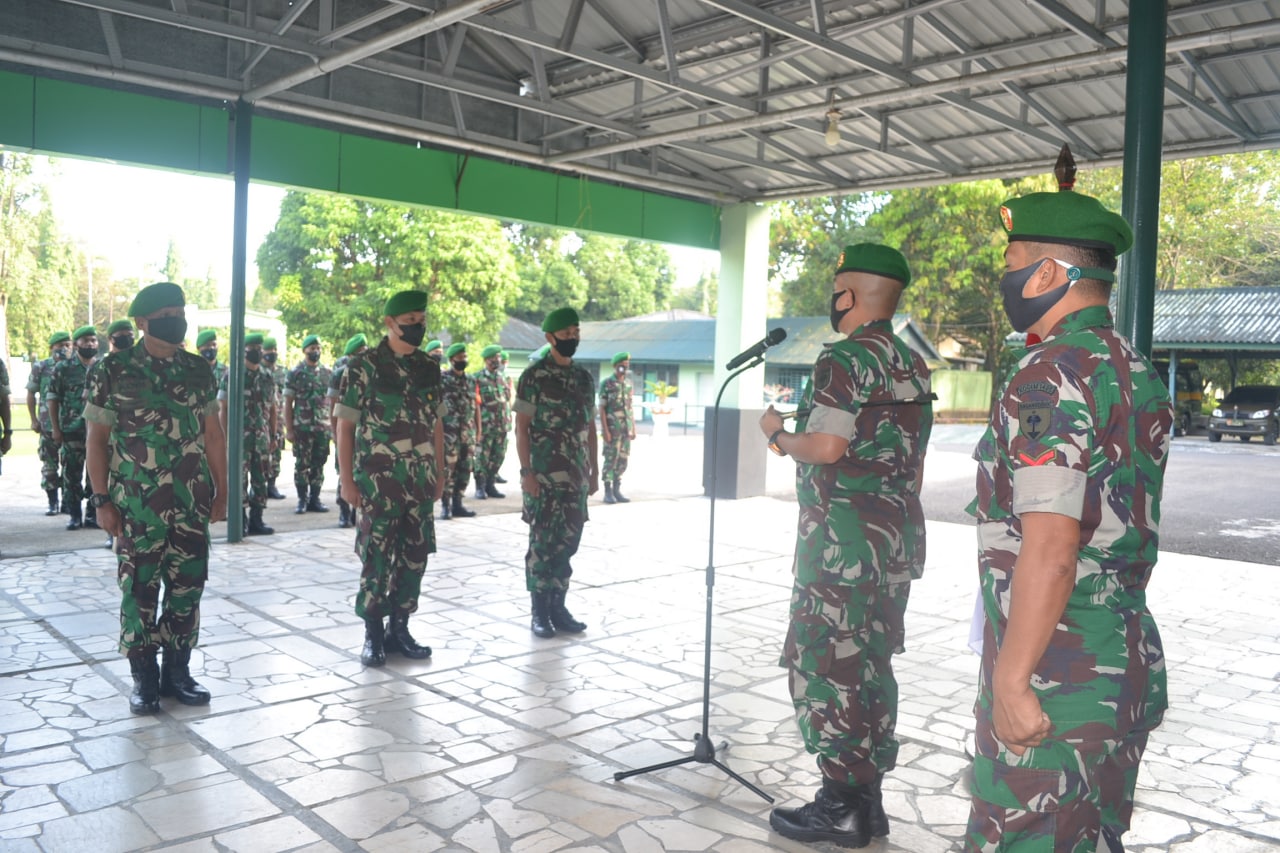 Kodim 1405/Parepare Gelar Upacara Korps Raport Penerimaan dan Pelepasan perwira baru