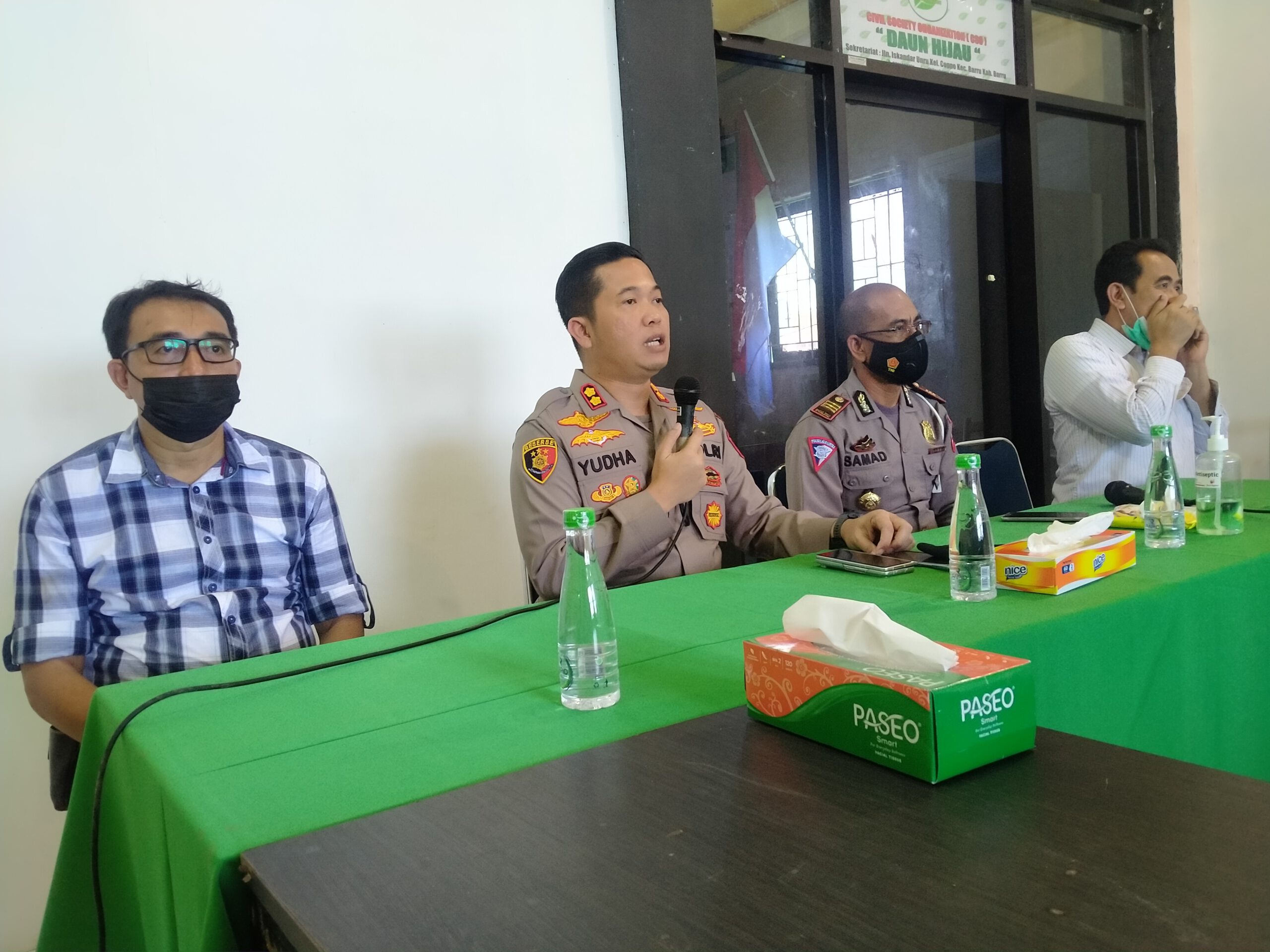 Perkuat  Silaturahim,Kapolres Barru Ngopi Bareng Media Dan LSM