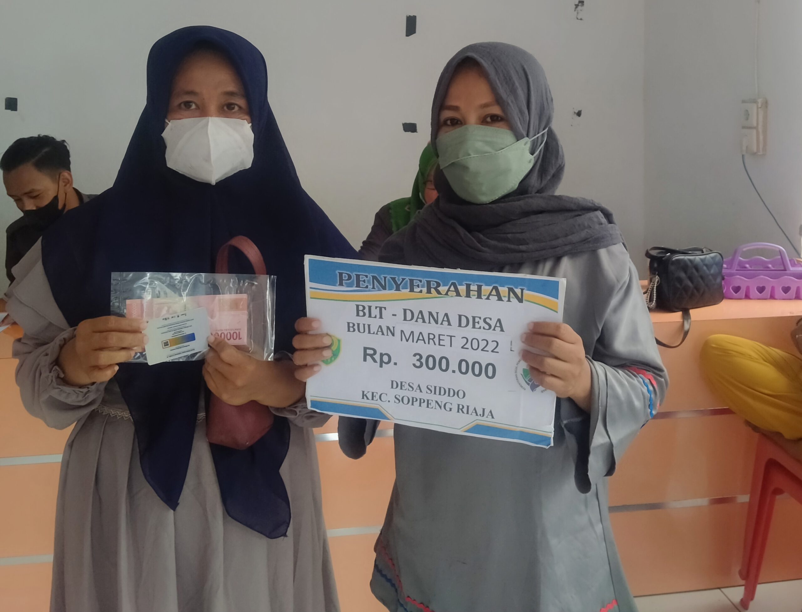 Pemdes Siddo Salurkan BLT Desa Sebanyak 183 KPM, Ketat Prokes Dan Wajib Vaksin