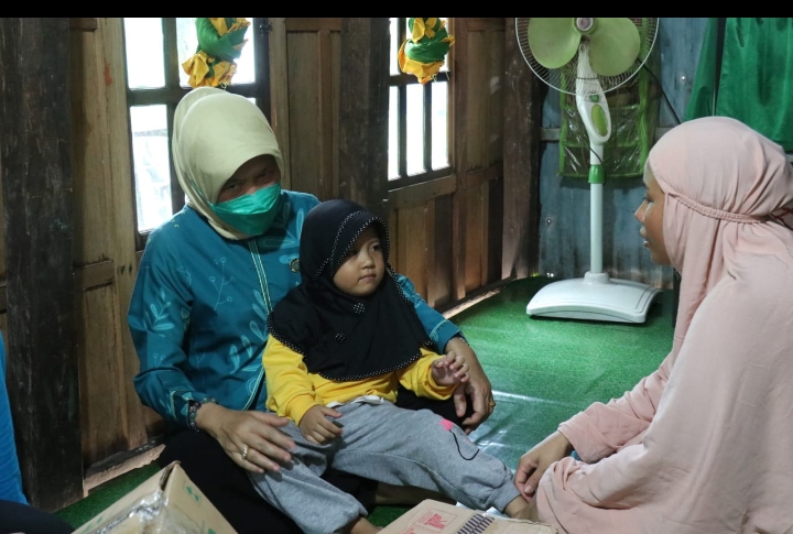 Tasya dan Hanifah, Dua Gadis yang Dapat Doa dan Perhatian dari Ketua PKK Barru