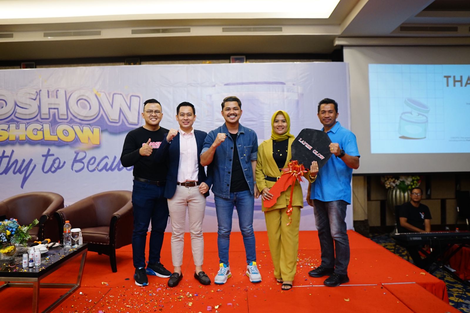 Road Show Lavish Glow Di Kendari, 1 Distributor Dapat Hadiah Mobil