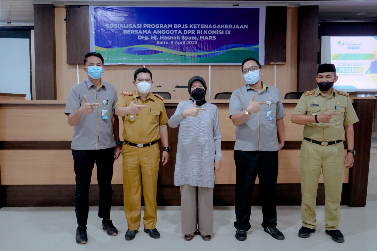 Pemkab  Barru Raih Paritrana, Kepala BPJS Pangkep-Barru : "Ini Perjuangan Anggota DPR RI Komisi IX Ibu Hasnah Syam"