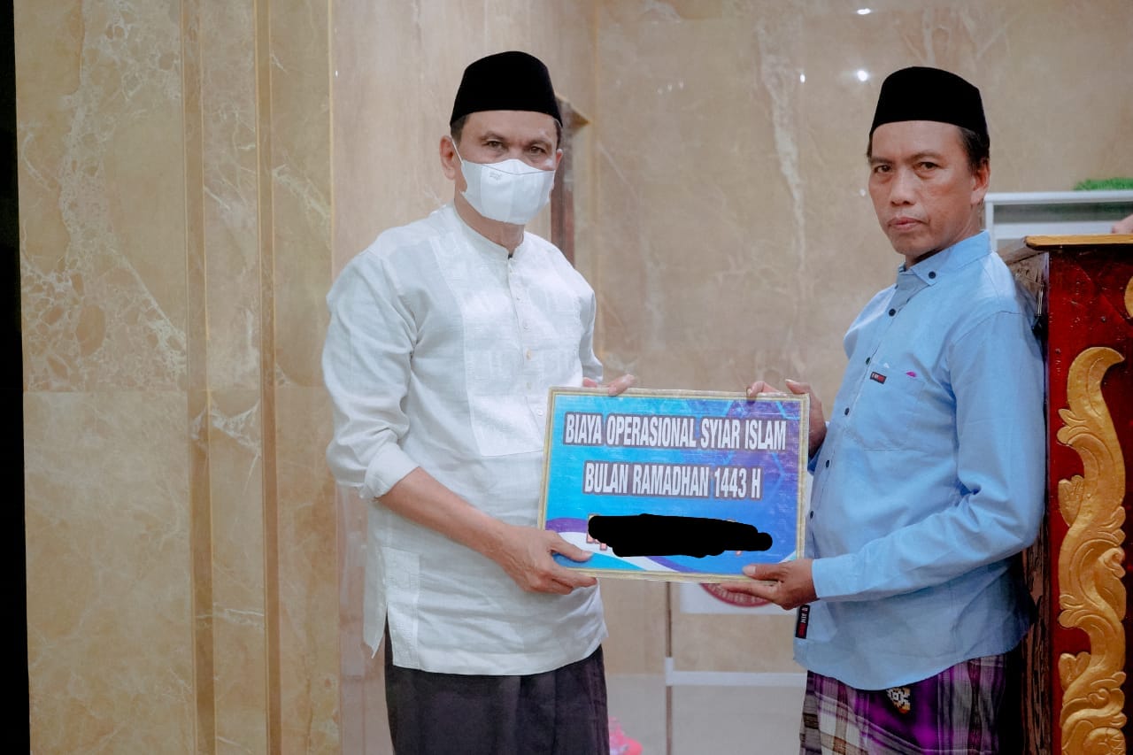 Bupati Barru  Safari   Ramadhan Di Masjid Babussalam Desa Ajakkang Dan Serahkan Bantuan Syiar Islam