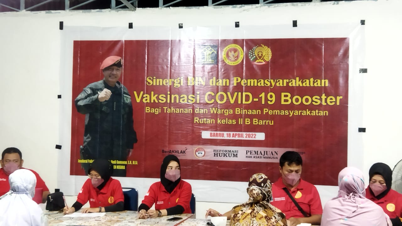 Dilakukan Malam Hari, BINDa Sulsel Vaksinasi booster WBP Lapas II B Barru