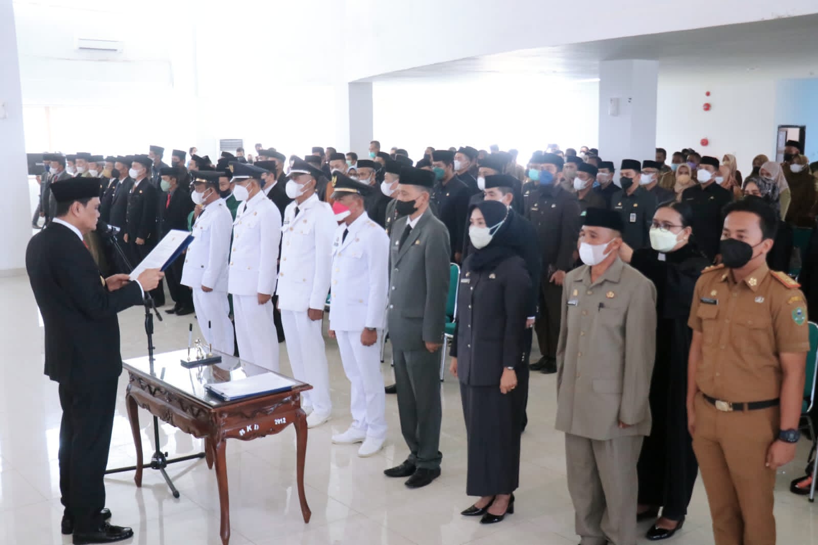 Suardi Saleh Lantik Sejumlah Pejabat Eselon II, Camat dan Lurah