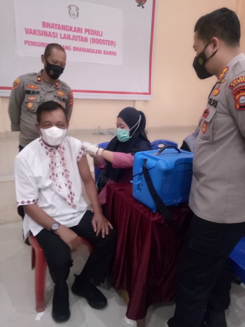 Wabup Barru Jalani Vaksinasi Dosis 3