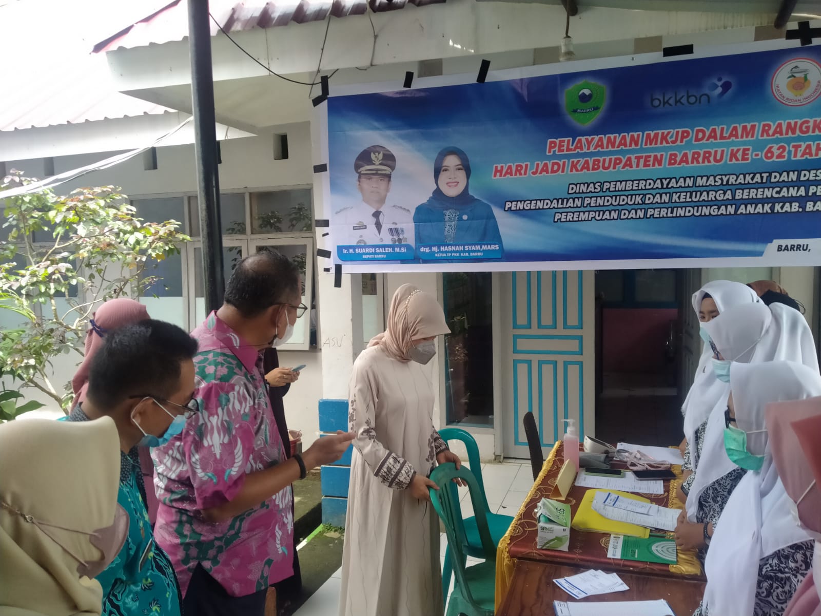 Tim Penggerak PKK Barru Merakyat di Jumat Berkah