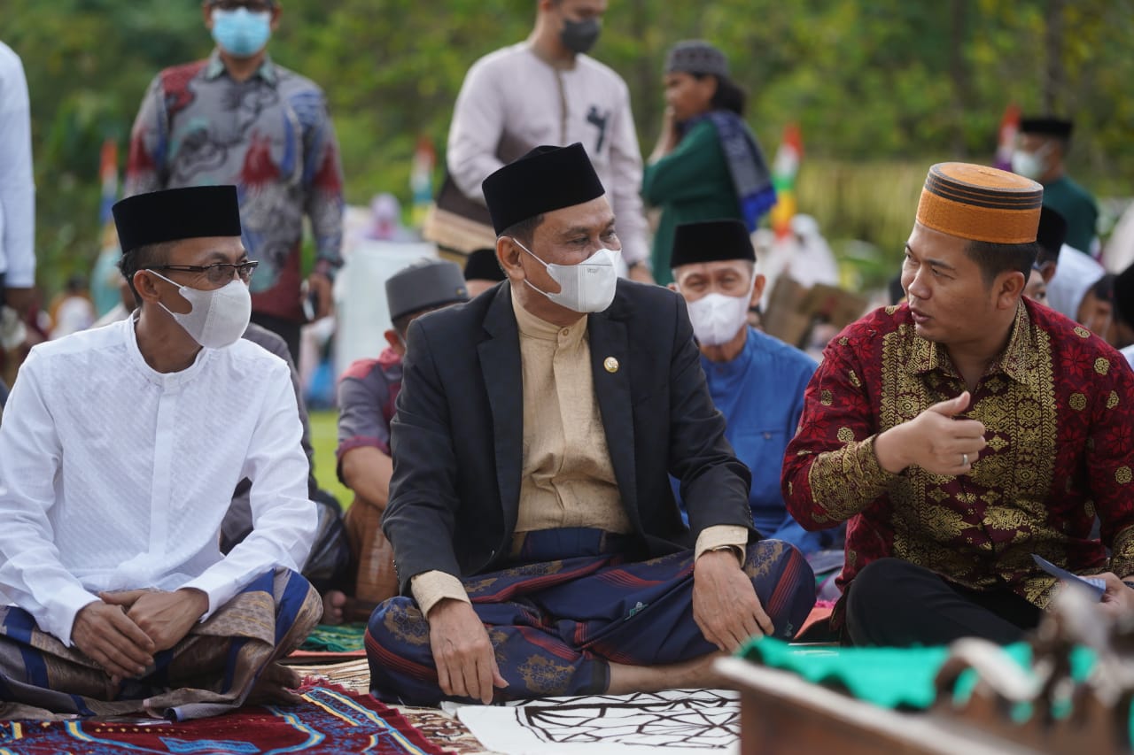 Lebaran Bupati Barru dan Ketua DPRD serta Forkopimda  di Lapangan Doi-Doi