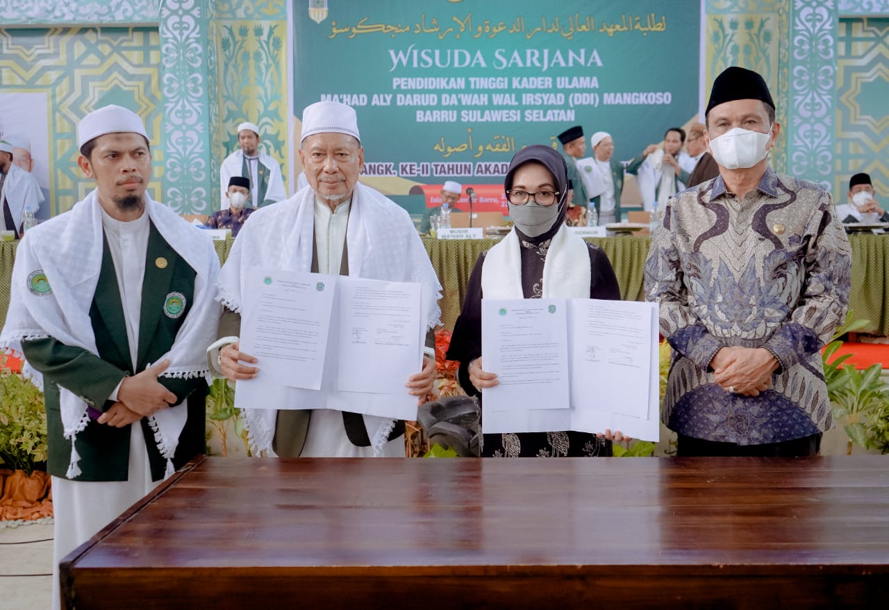 Bupati Barru Saksikan MOU Pemkot Bontang Dan Ponpes DDI Mangkoso