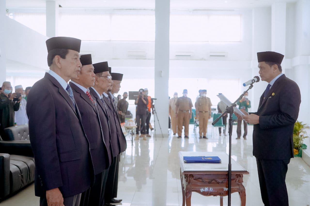 Suardi Saleh Lantik Lima Komisioner Baznas Barru Periode 2022-2027