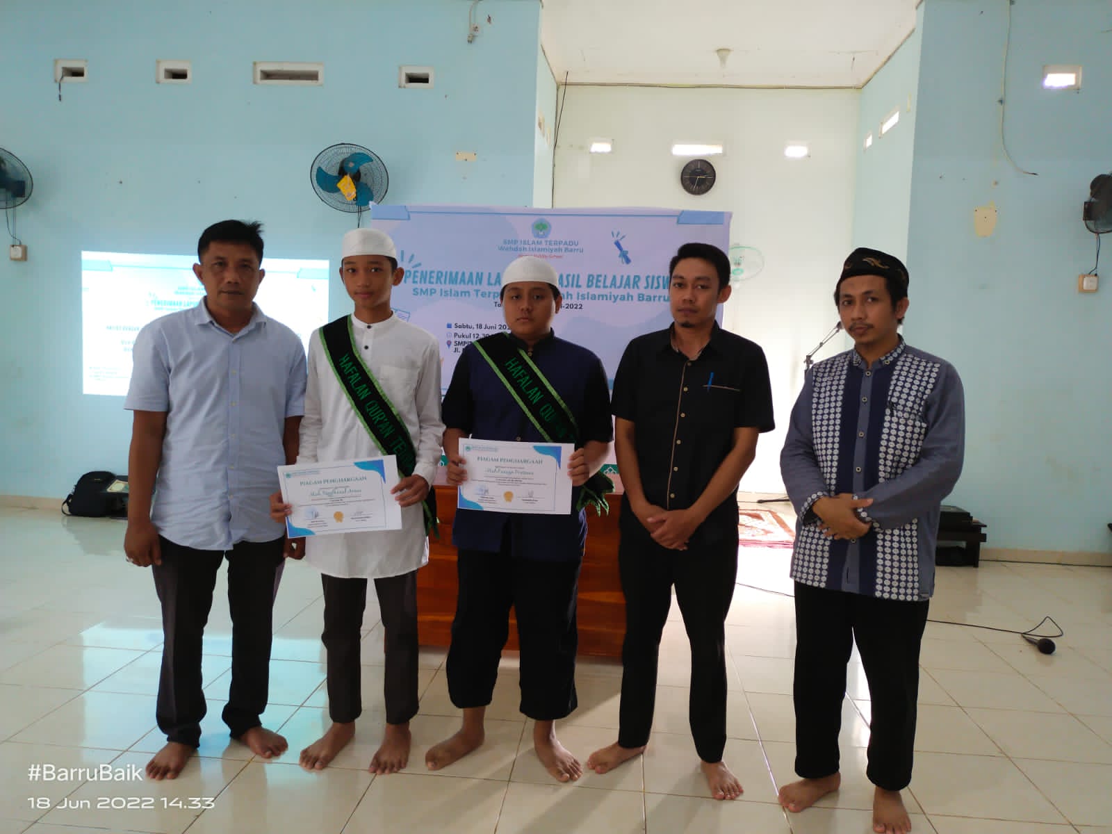 MasyaAllah SMP IT Wahdah Islamiyah Barru Lahirkan Siswa Penghafal Al Qur'an dan Berprestasi