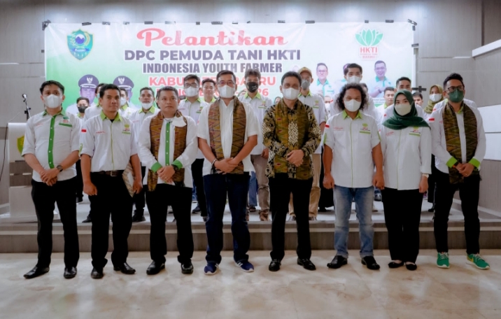 Lantik Pemuda HKTI, Bupati Barru Sampaikan Ini
