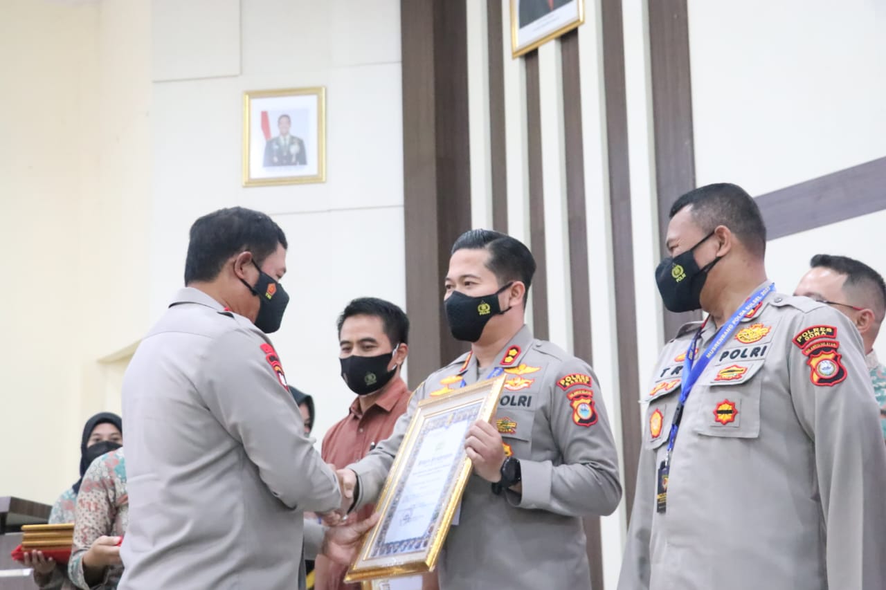 Terbaik Pengguna Anggaran Lingkup Polri, Polres Barru dapat Penghargaan dari Kapolda