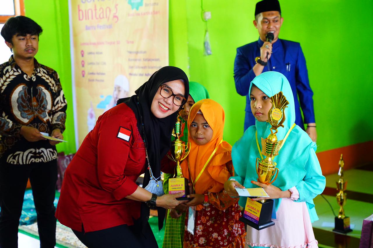 Ketua DPRD Sulsel Tutup Festival Barru Seribu Bintang di Desa Kamiri