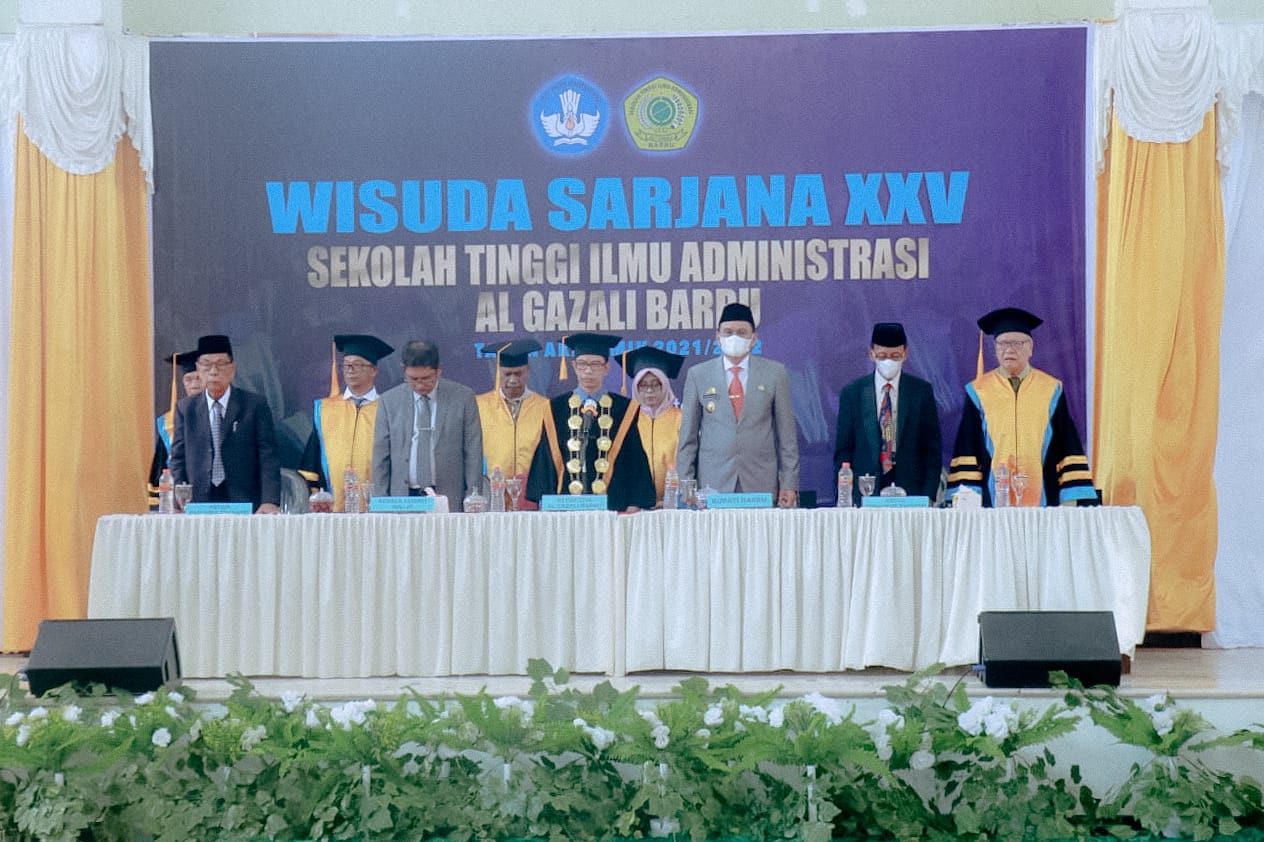 STIA AL Gazali Barru Wisuda 87 Sarjana, Bupati Barru: Lahirkan SDM Barru
