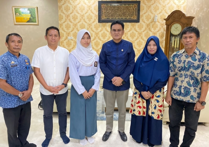 Siswi Calon Paskibraka Tingkat Provinsi Sulsel Dilepas Bupati Barru