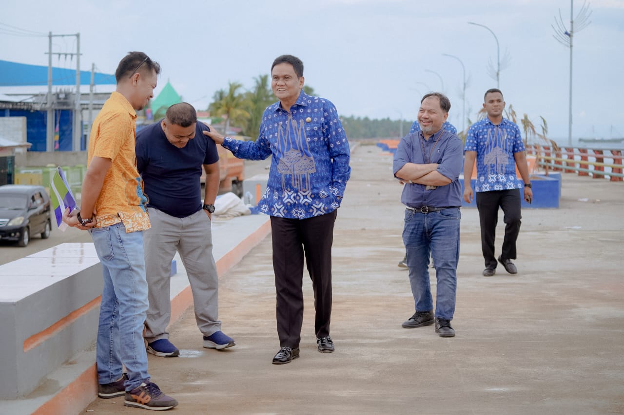 Agenda Padat, Suardi Saleh Tetap Sempatkan Waktu Pantau Anjungan Dan TPI Sumpang