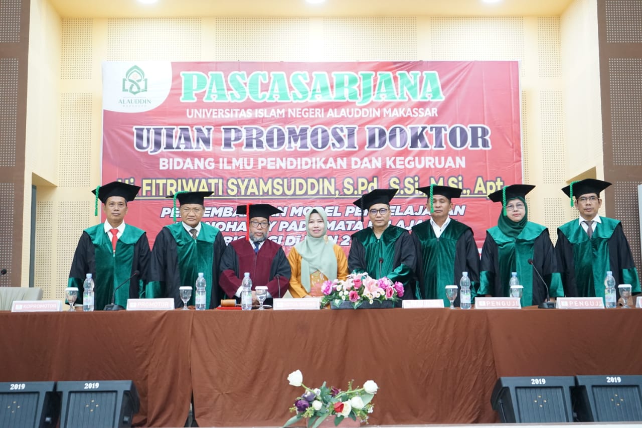 Hj. Fitriwati Syamsuddin, S. Si,S.Pd,M.Si,apt, Doktor Perempuan  Pertama di Kemenag Barru