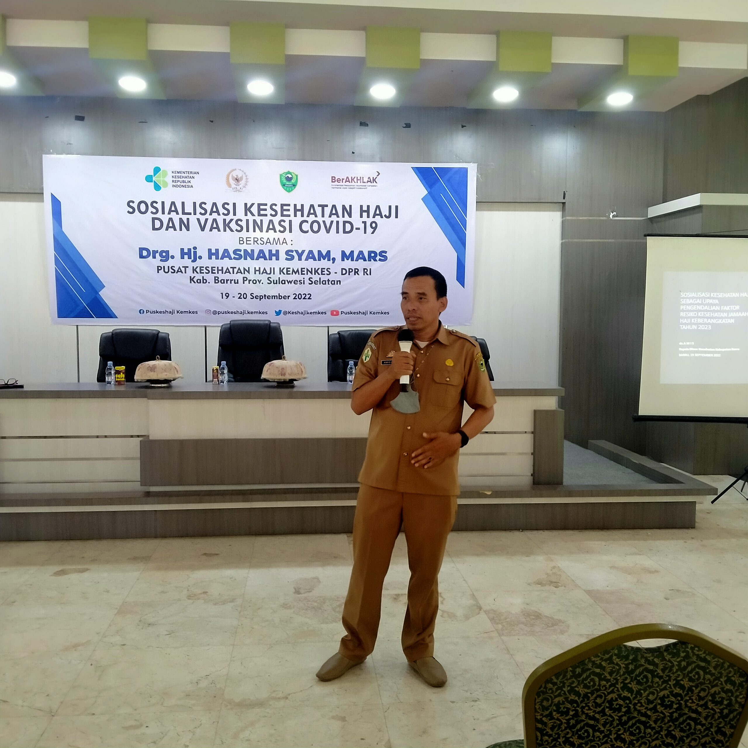 Kadinkes Narsum Acara   Sosialisasi Kesehatan Haji dan Vaksinasi Anggota DPR RI Nasdem