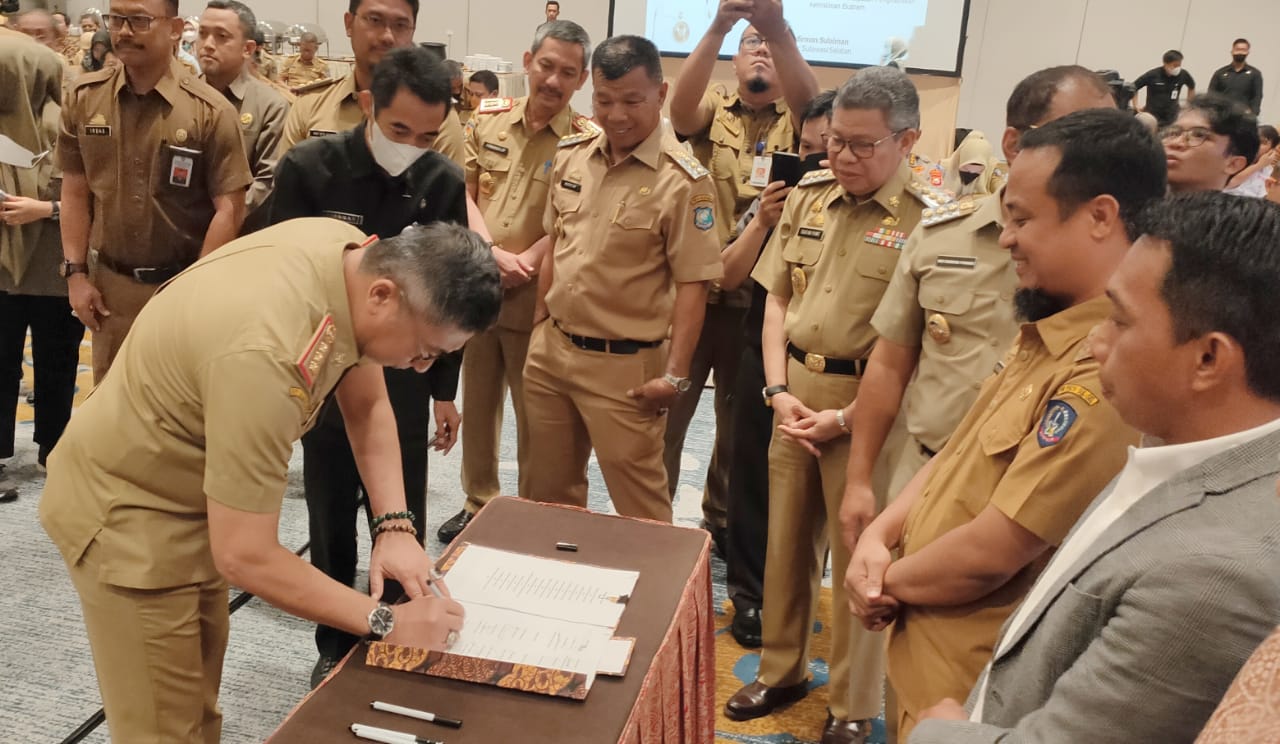 Sekda Wakili Bupati Barru Rapat Tim TPID Tingkat Sulsel